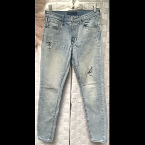 Aeropostale Distressed Light Wash Skinny Jeans Size 2 Short - Picture 1 of 5